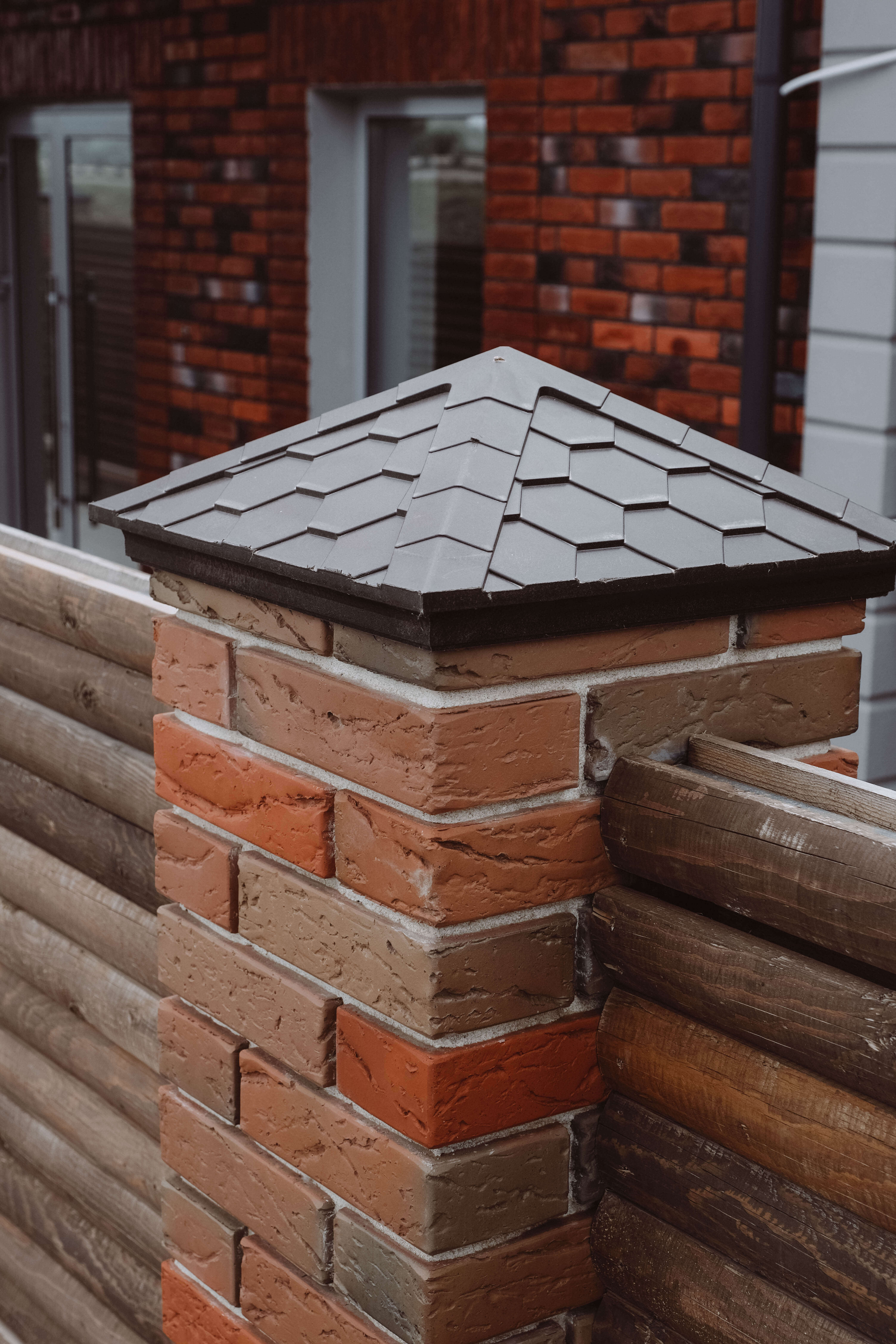 Колпак Zking Эверест Коричневый на столб 1.5х1.5 кирпича (390х390мм) в Всеволожске фото