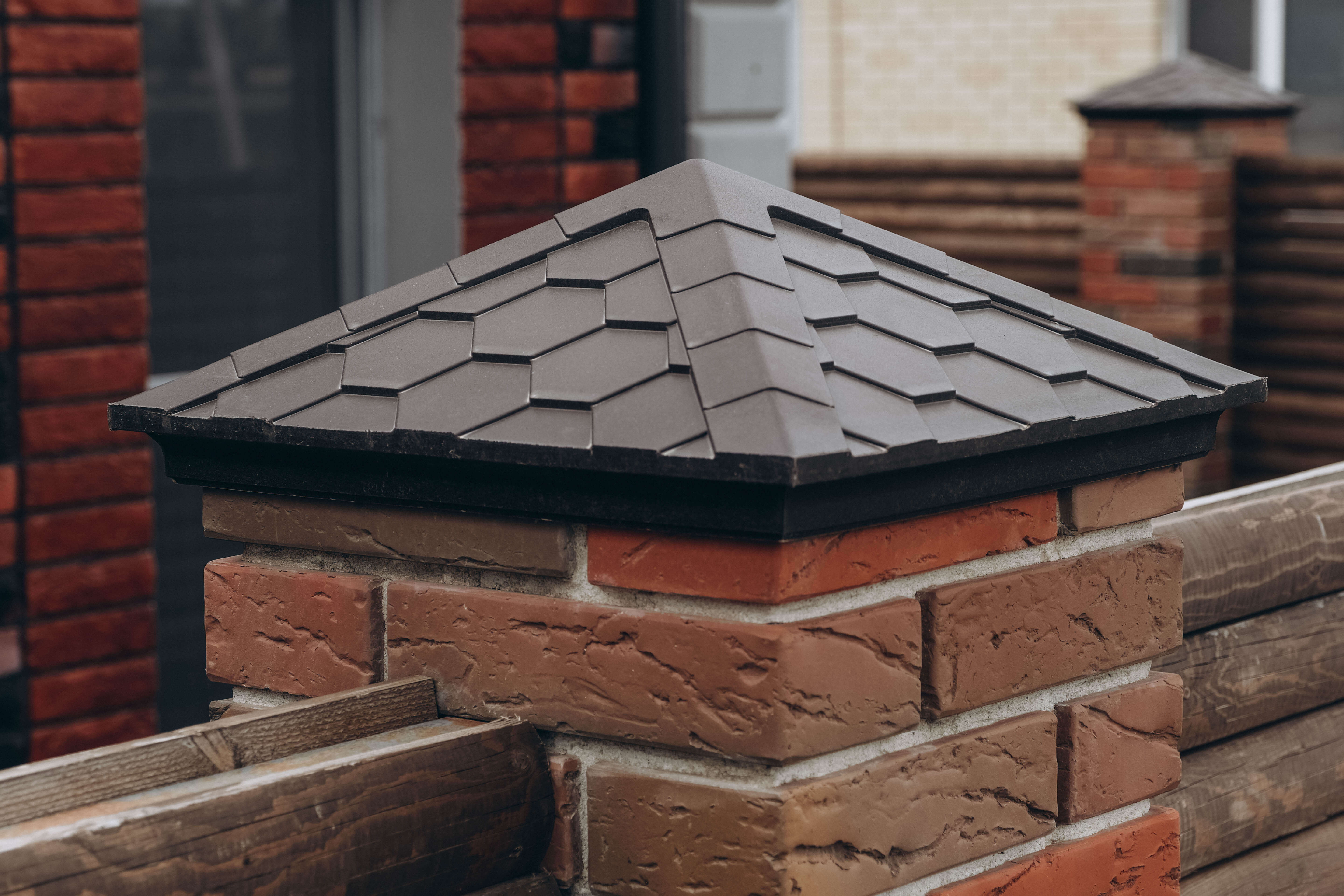 Колпак Zking Эверест Коричневый на столб 1.5х1.5 кирпича (390х390мм) в Всеволожске фото